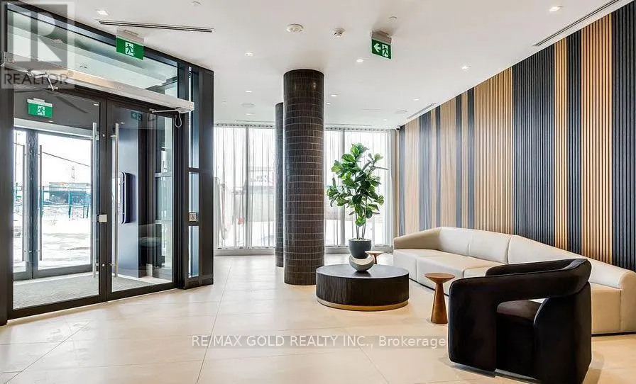 1206 - 2545 SIMCOE STREET N