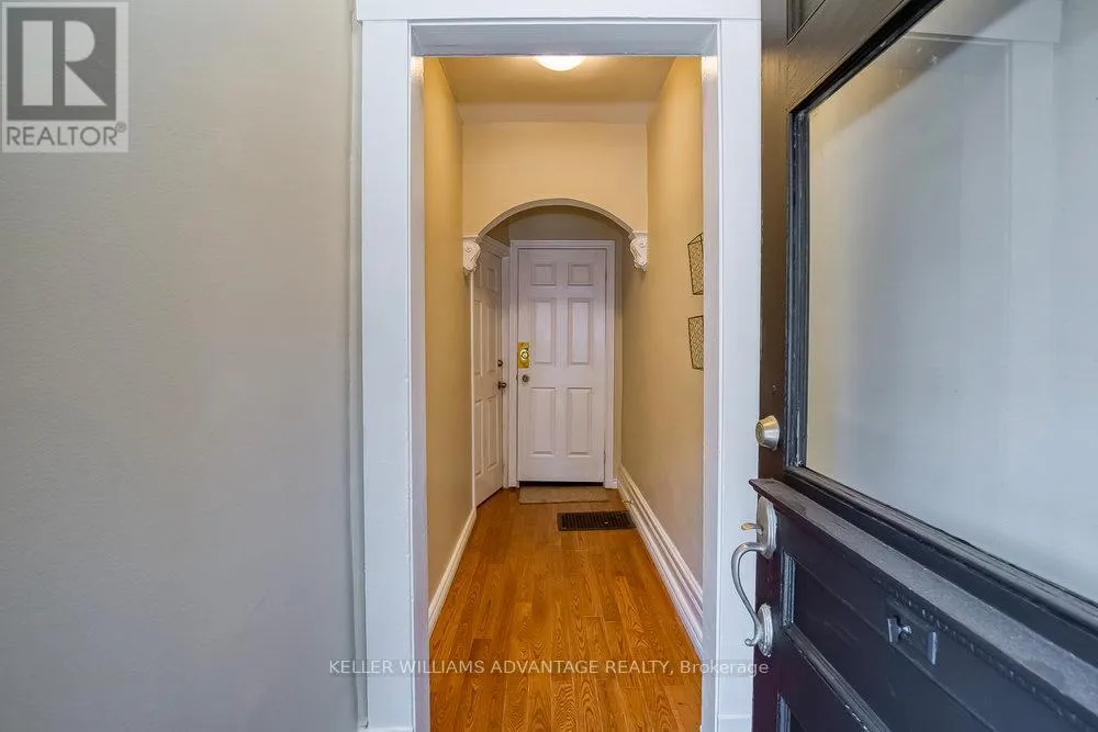 218 BROADVIEW AVENUE