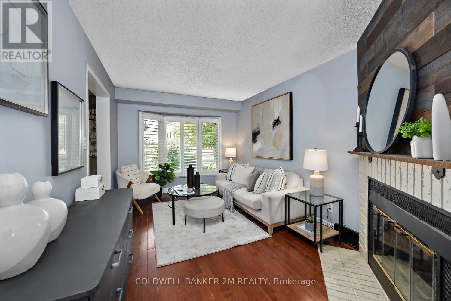 11 PARKLAWN DRIVE