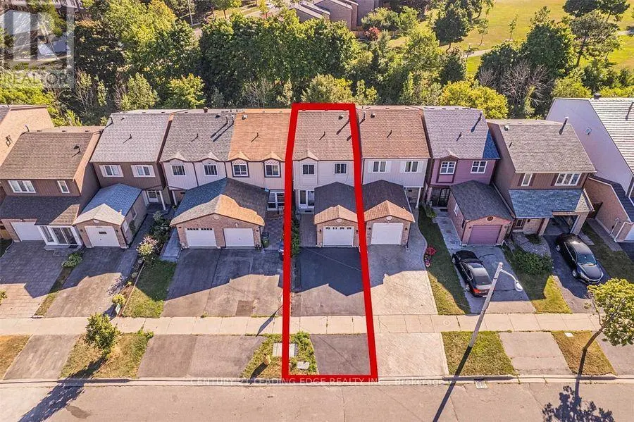 18 TAMBROOK DRIVE
