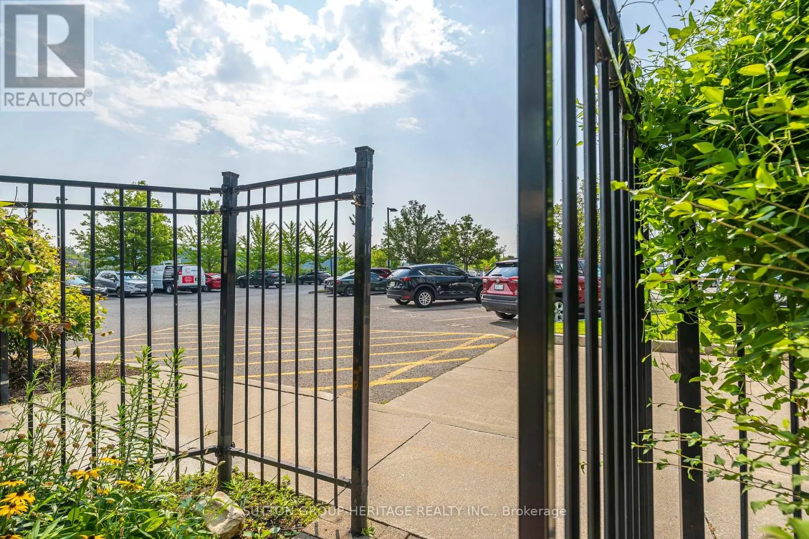 A02 - 340 WATSON STREET W