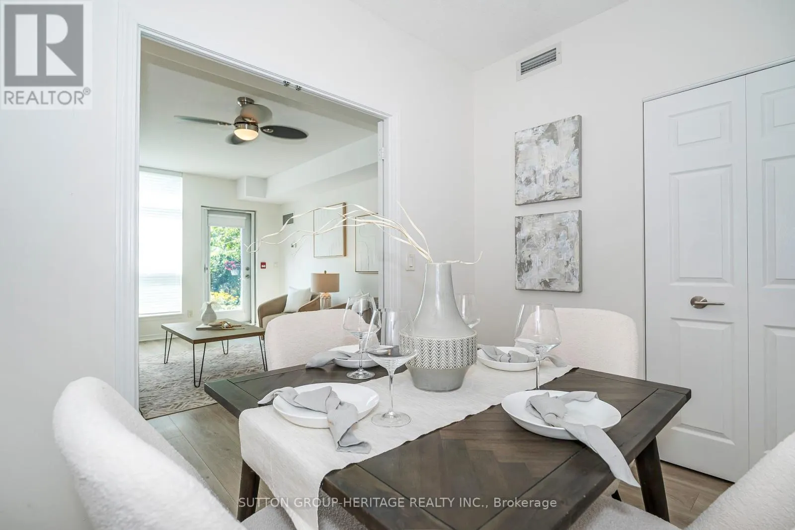 A02 - 340 WATSON STREET W