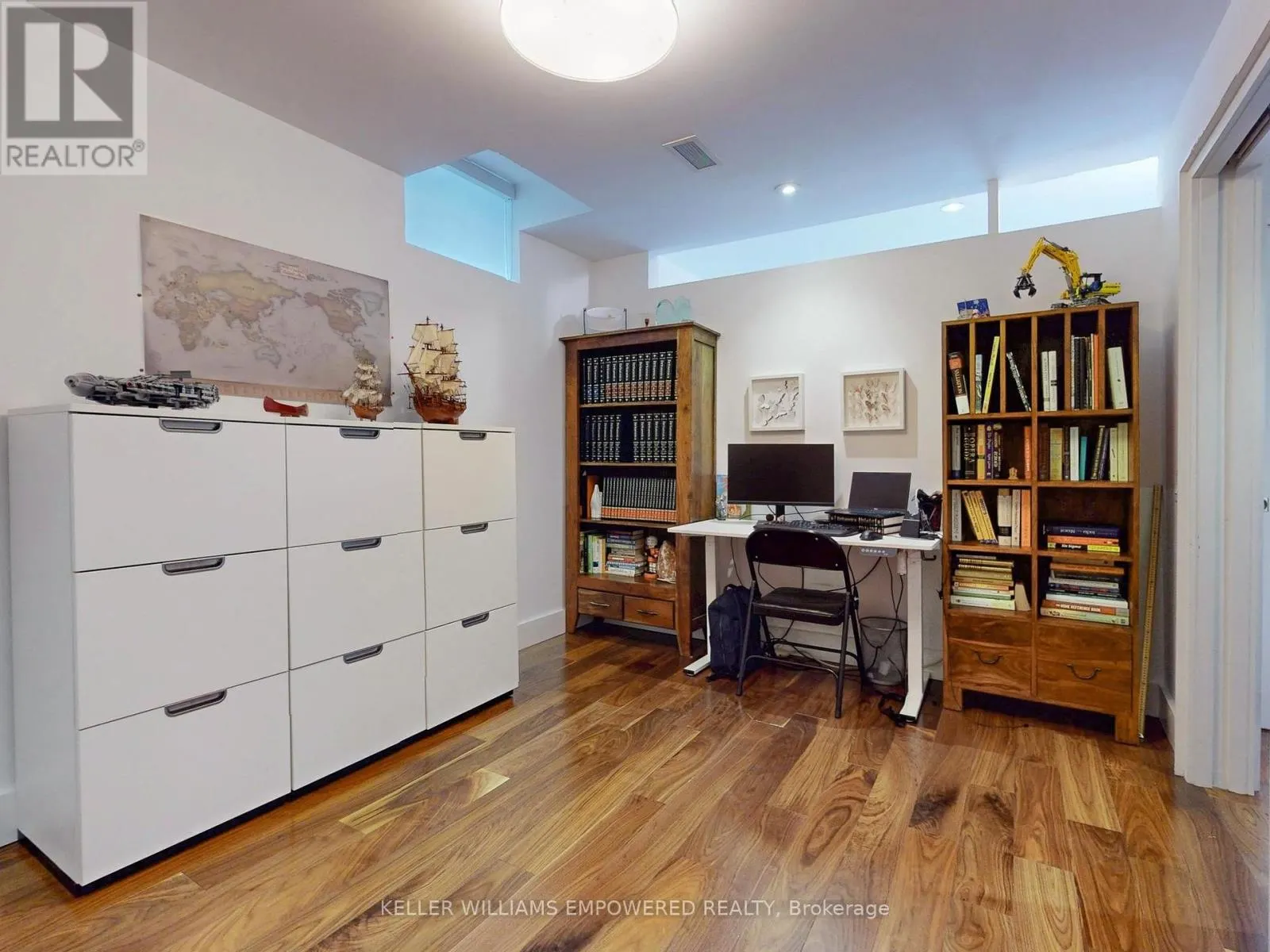 9 FENWOOD HEIGHTS