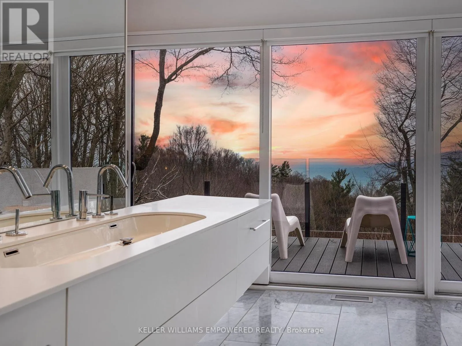 9 FENWOOD HEIGHTS