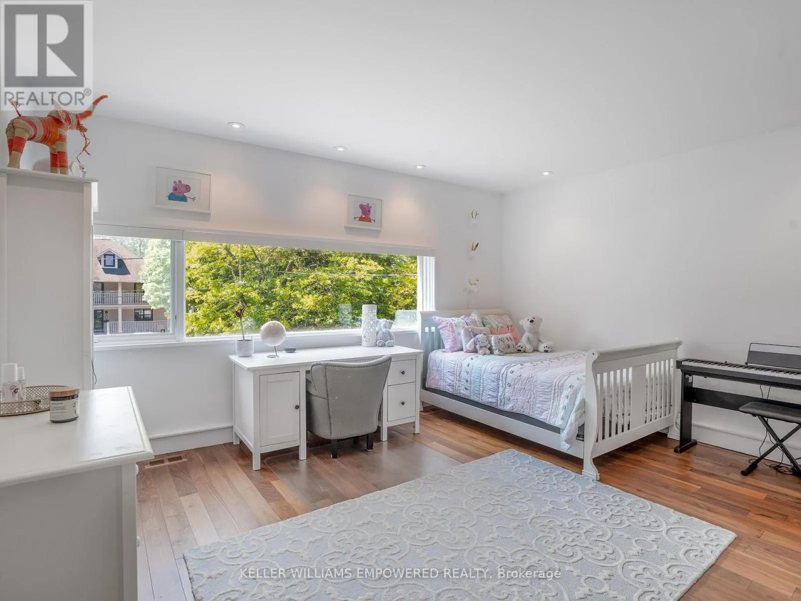 9 FENWOOD HEIGHTS