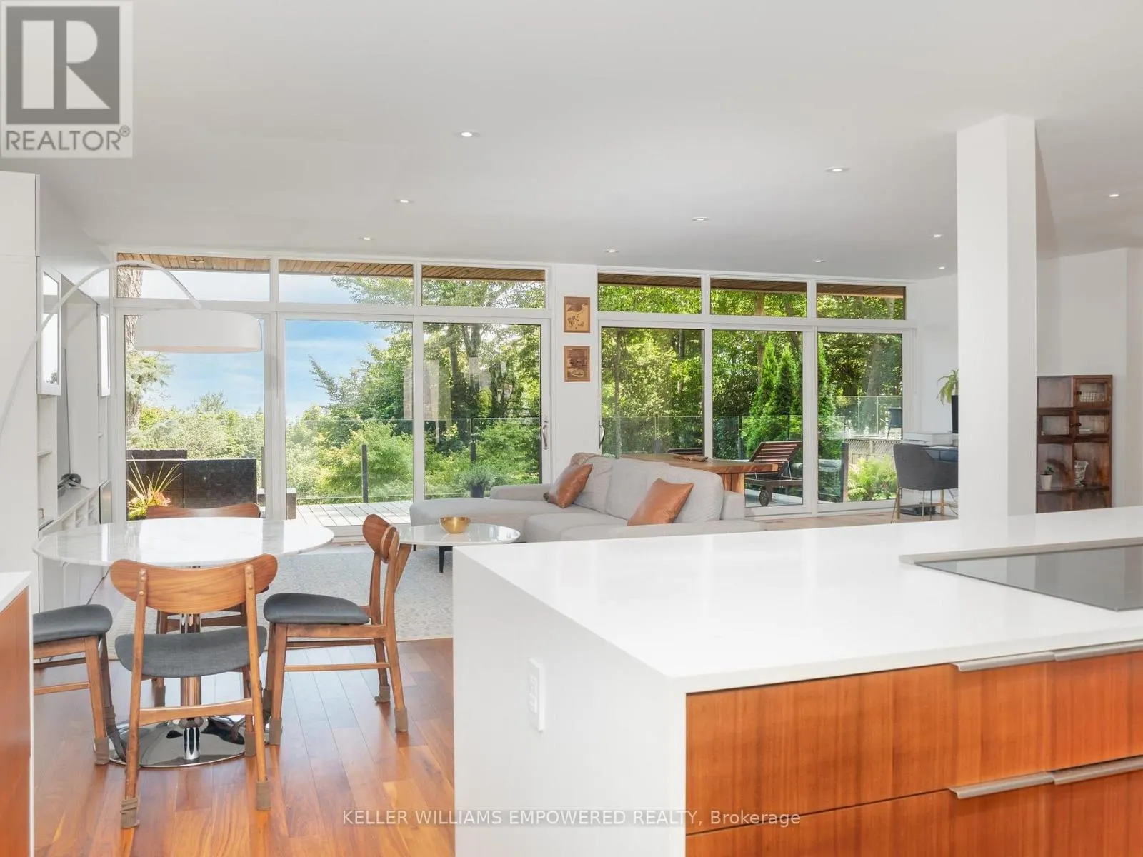 9 FENWOOD HEIGHTS