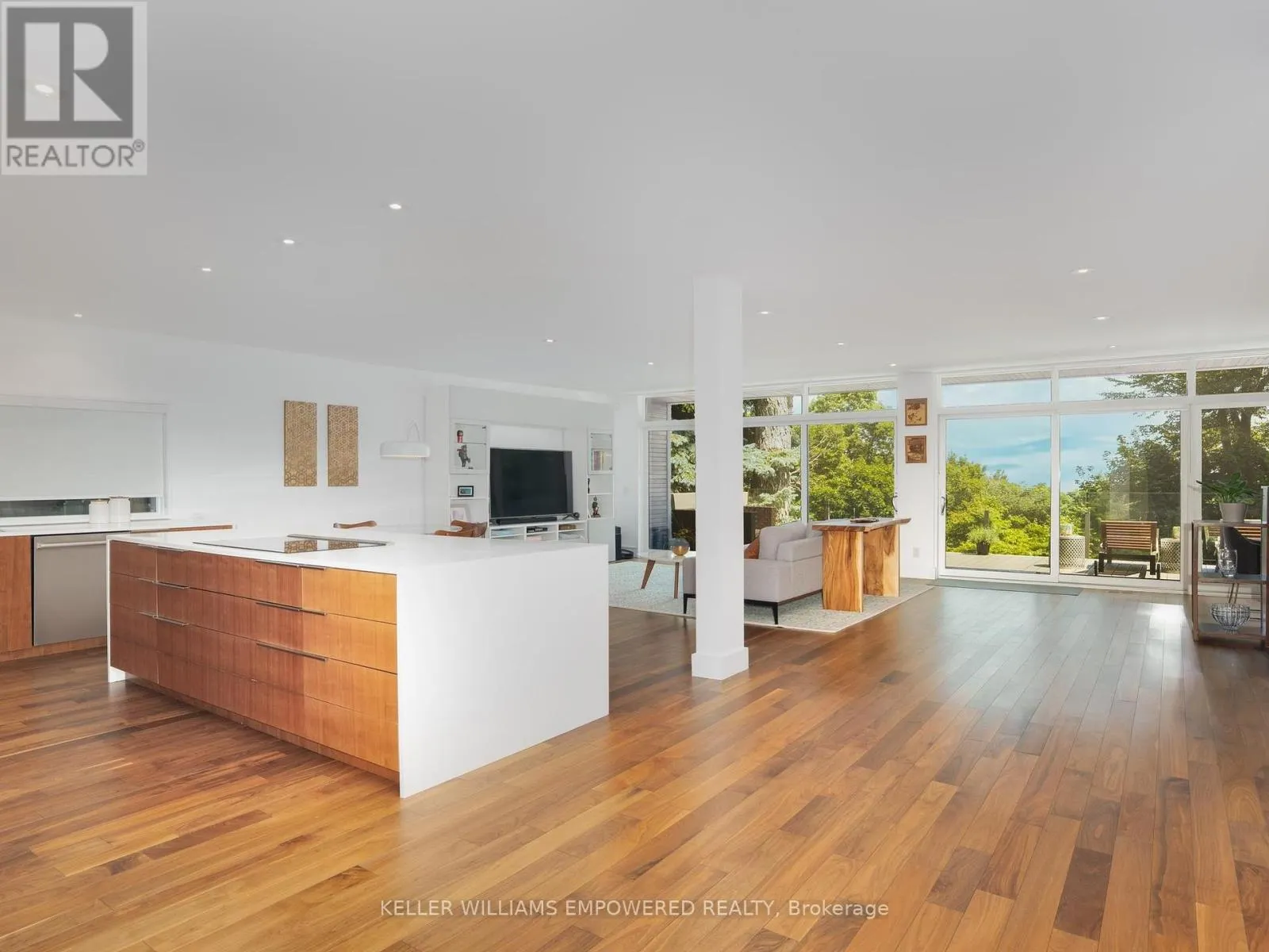 9 FENWOOD HEIGHTS