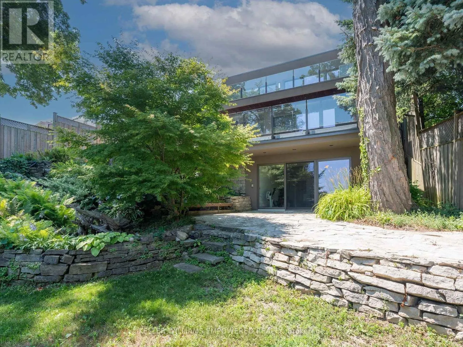 9 FENWOOD HEIGHTS