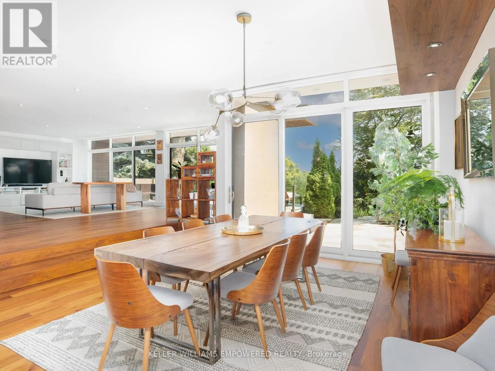 9 FENWOOD HEIGHTS