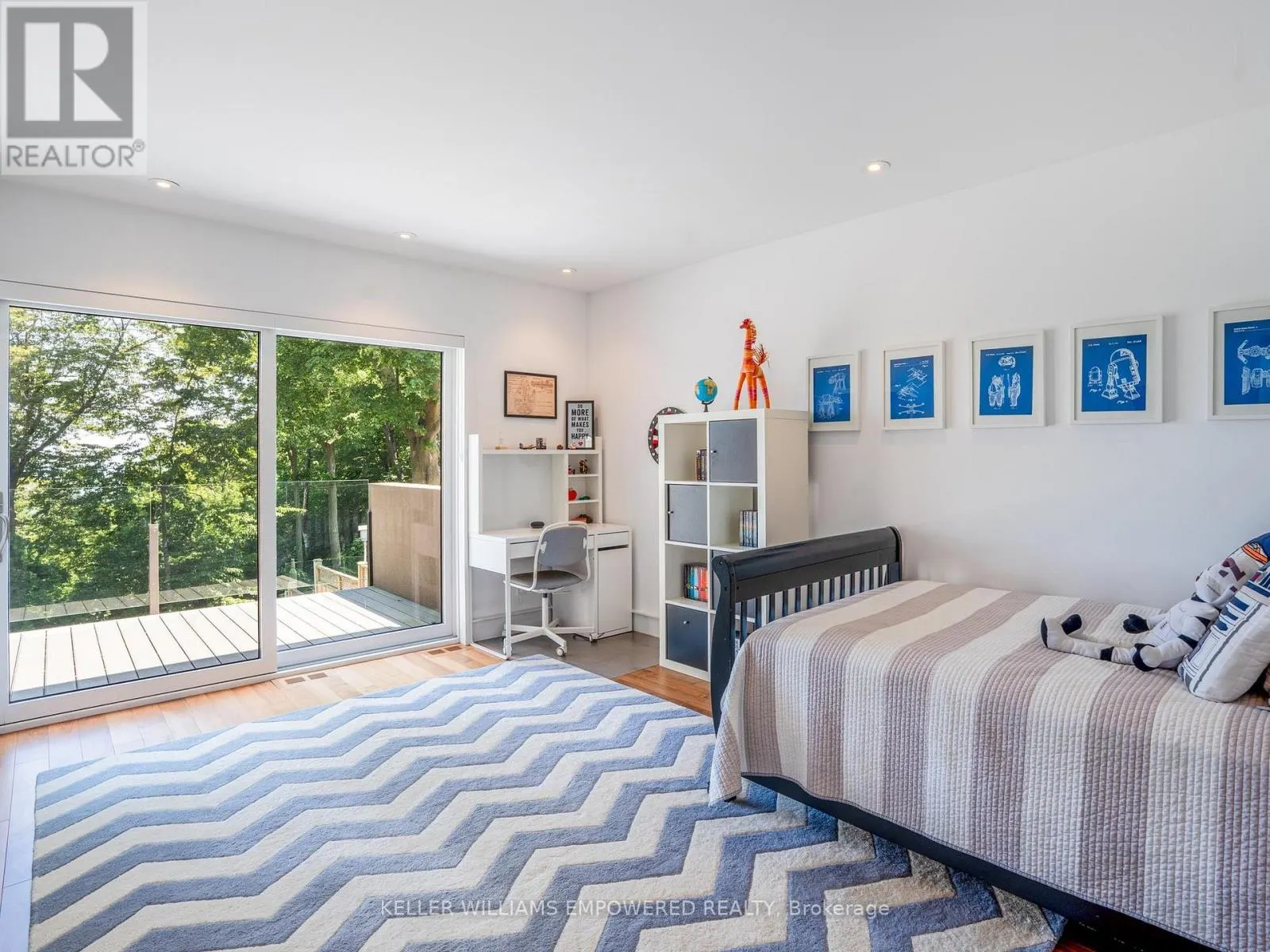 9 FENWOOD HEIGHTS