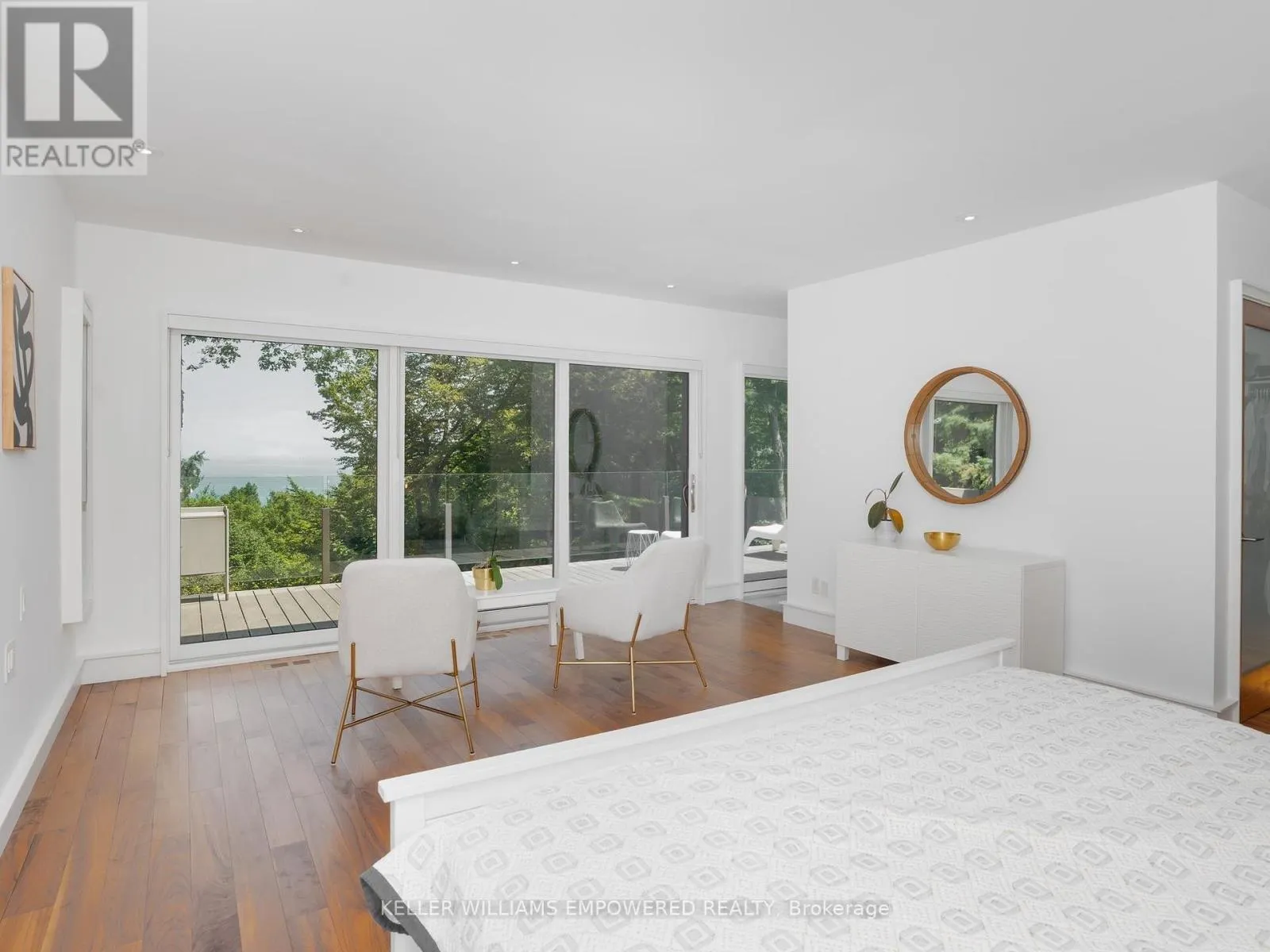 9 FENWOOD HEIGHTS
