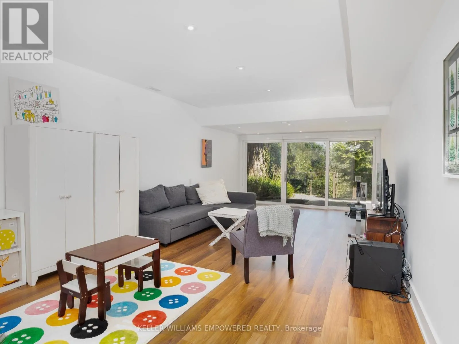 9 FENWOOD HEIGHTS