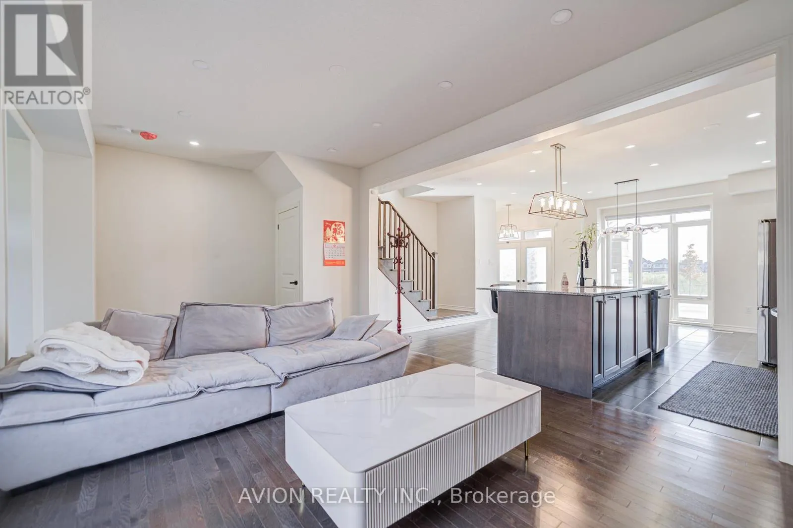 261 CORONATION ROAD