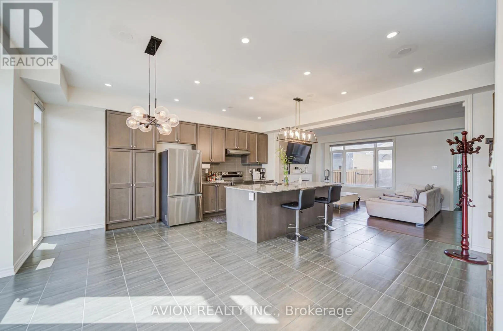 261 CORONATION ROAD