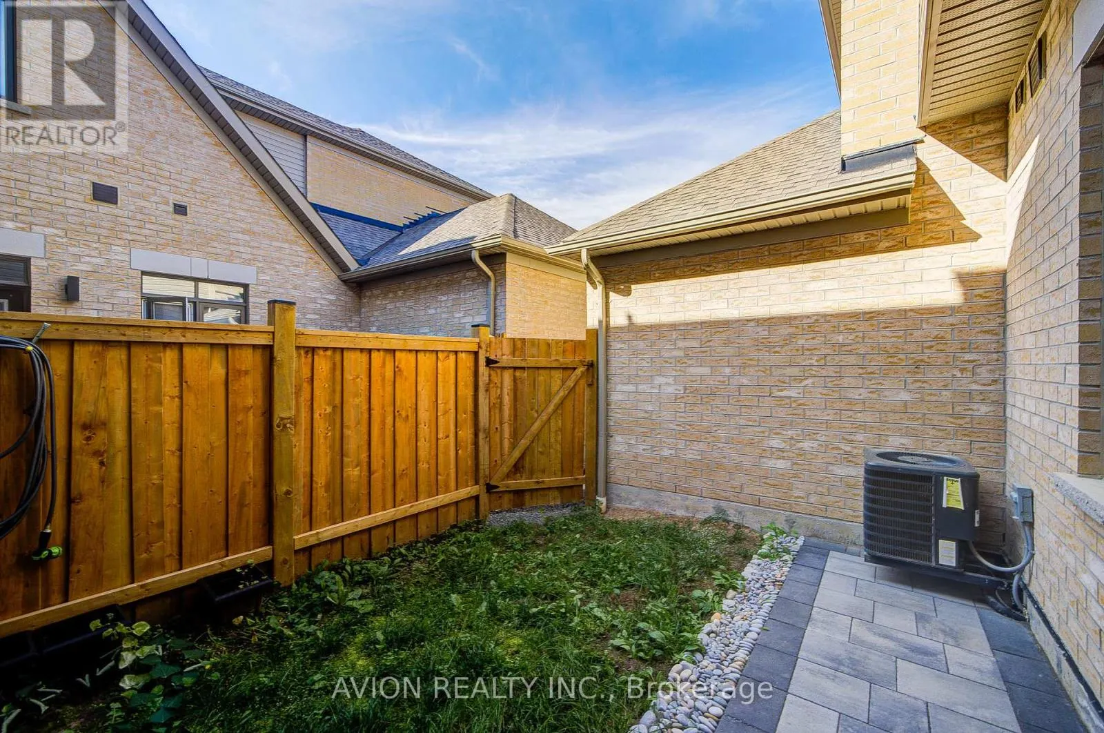 261 CORONATION ROAD