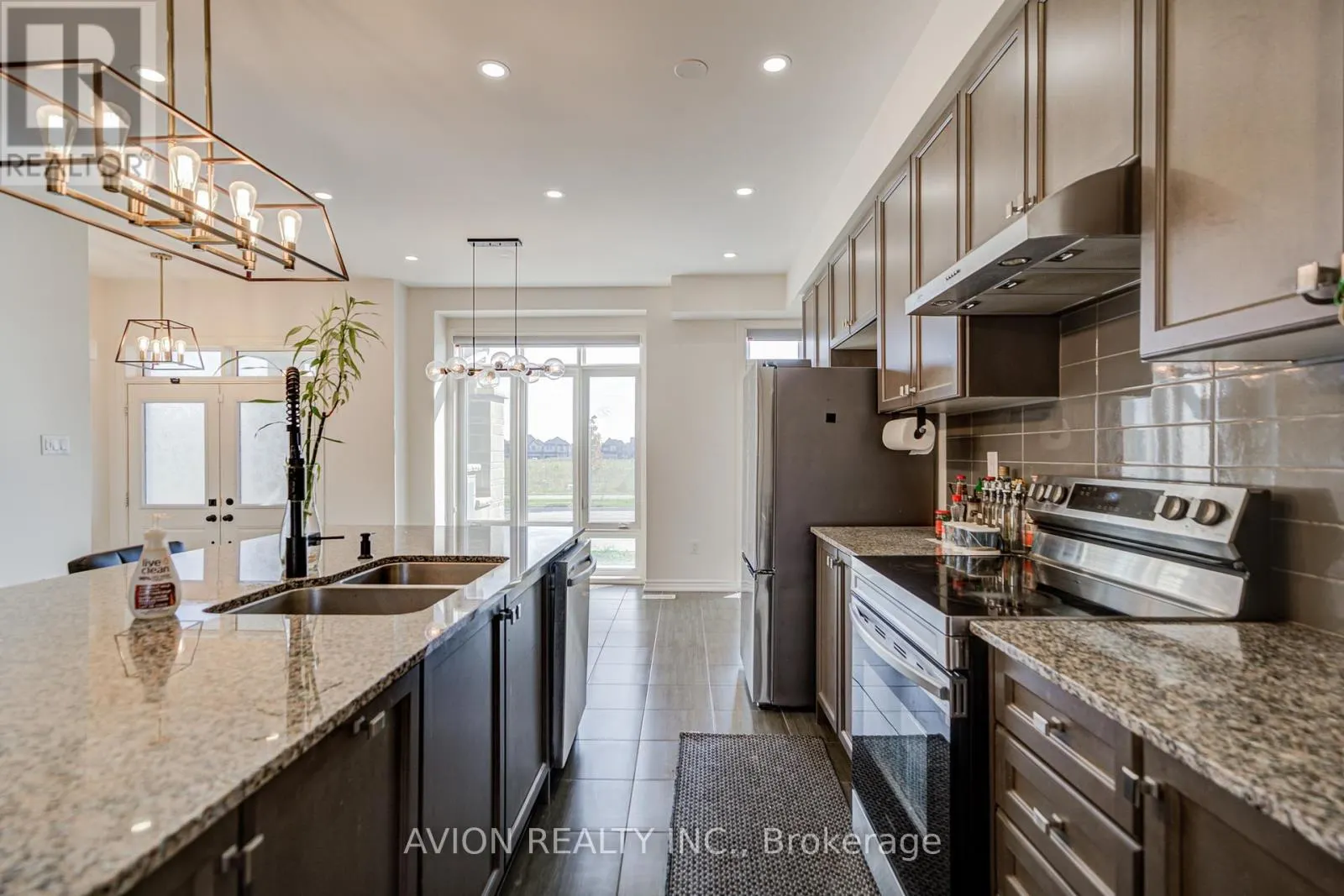 261 CORONATION ROAD