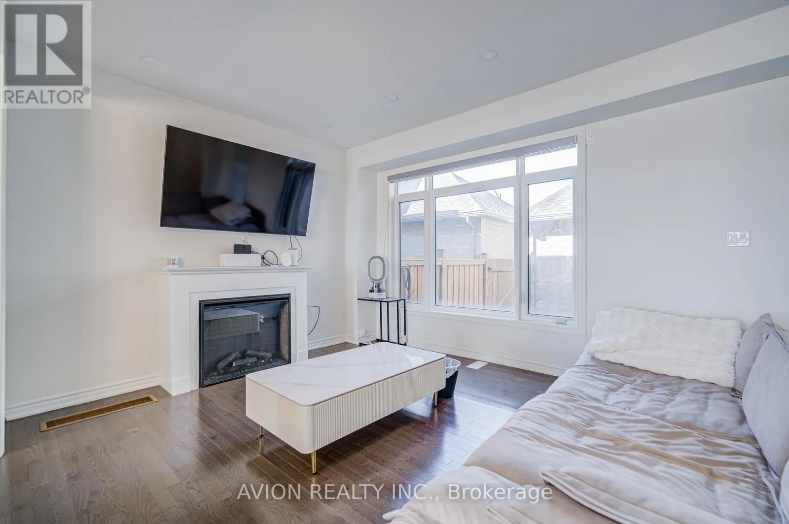261 CORONATION ROAD