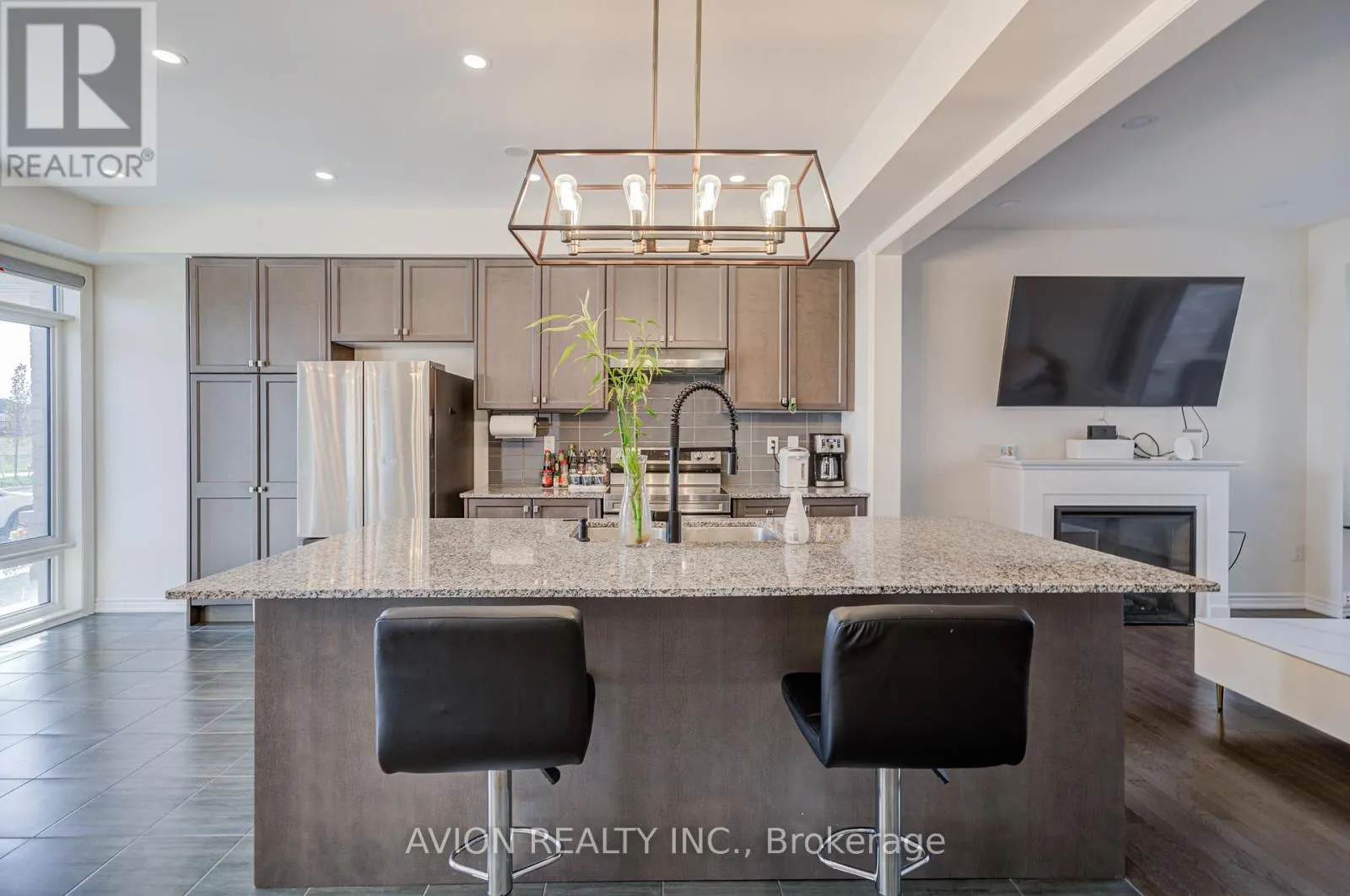 261 CORONATION ROAD