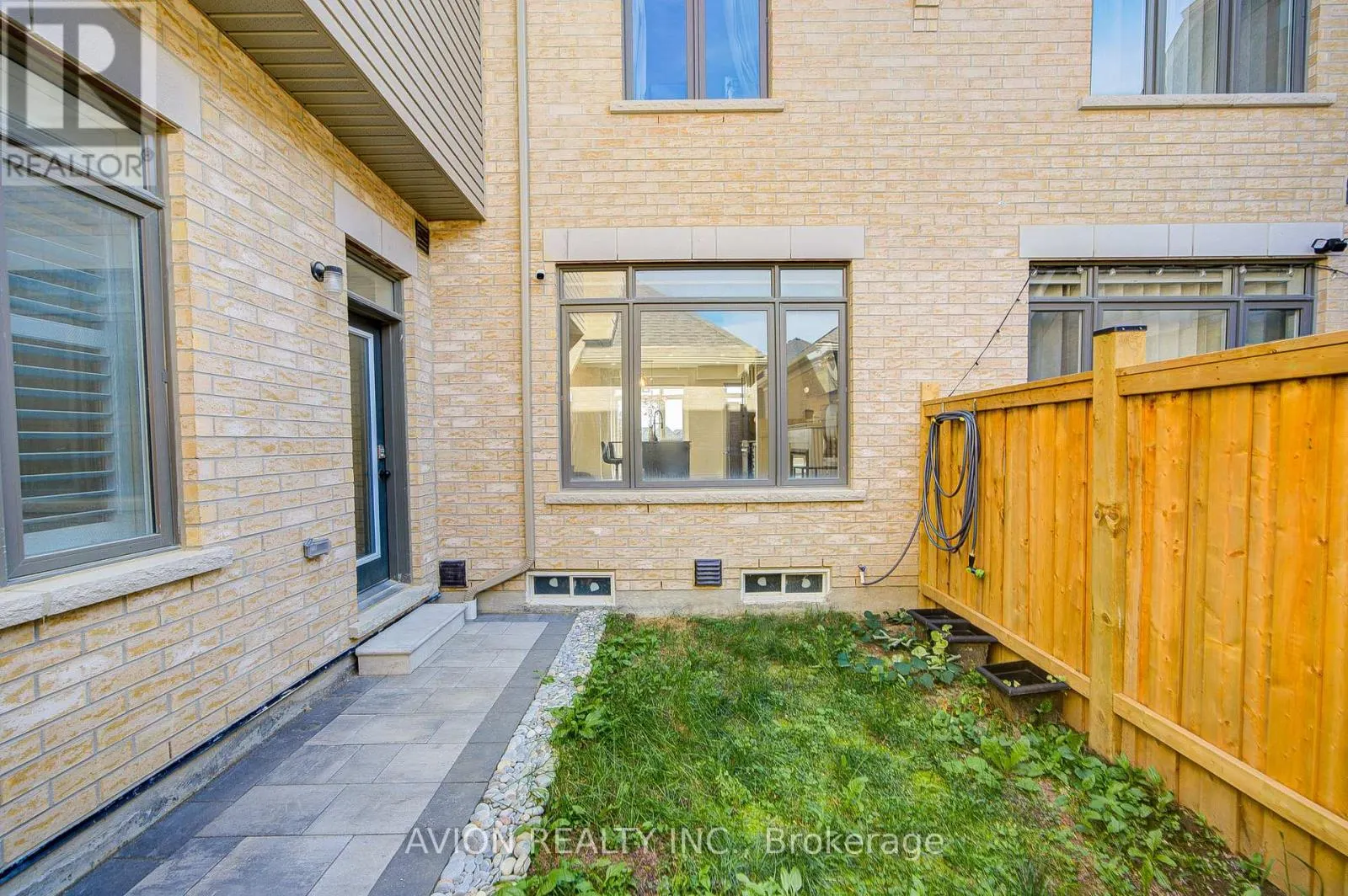 261 CORONATION ROAD