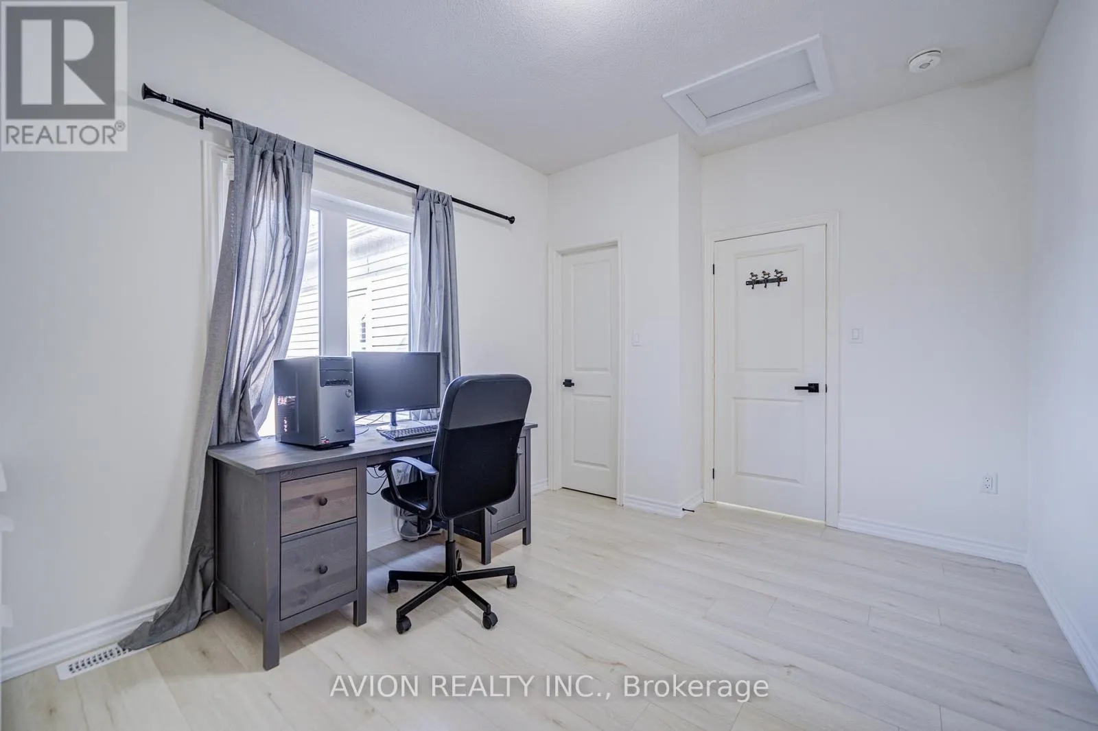 261 CORONATION ROAD