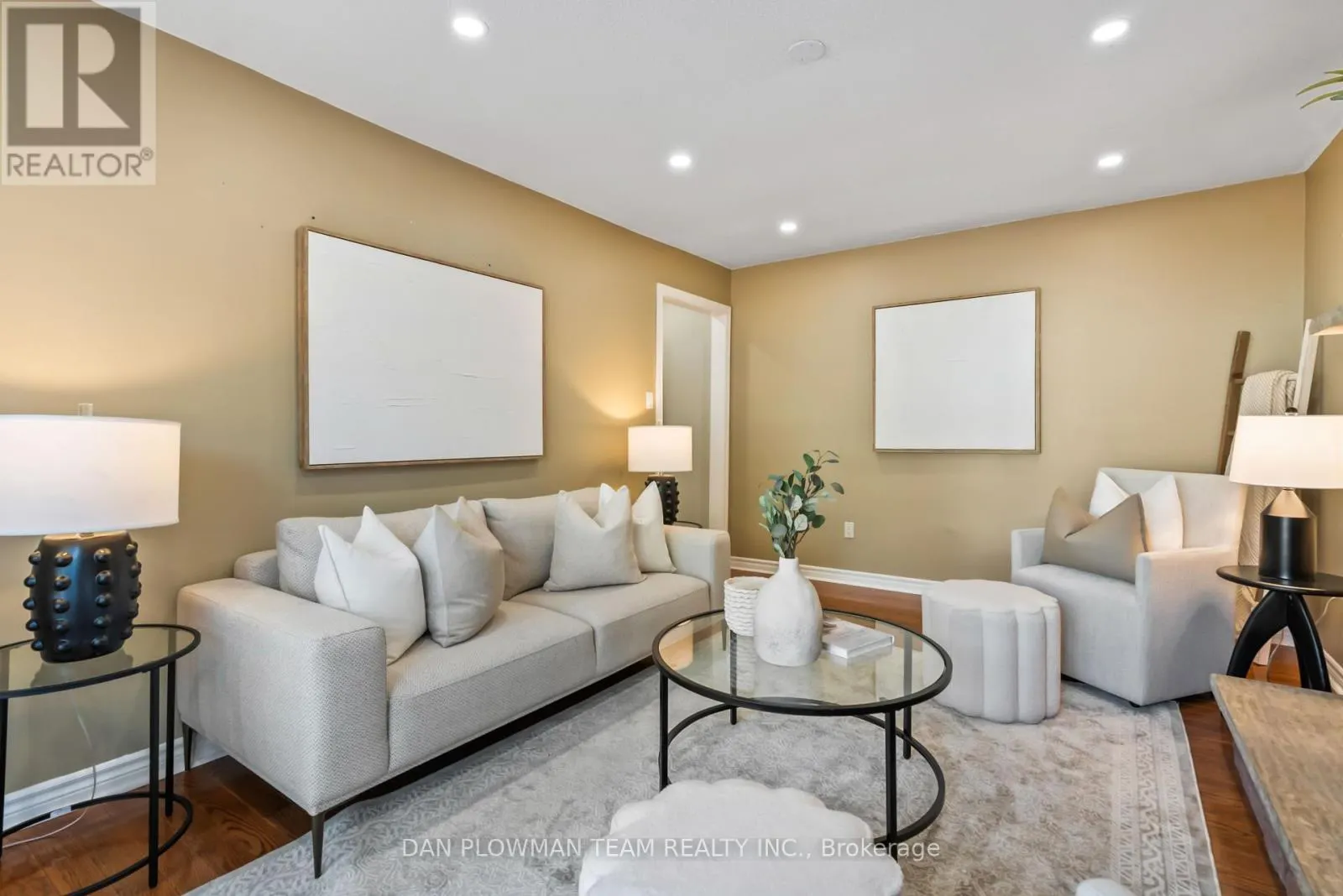 3 HAWKSTONE CRESCENT