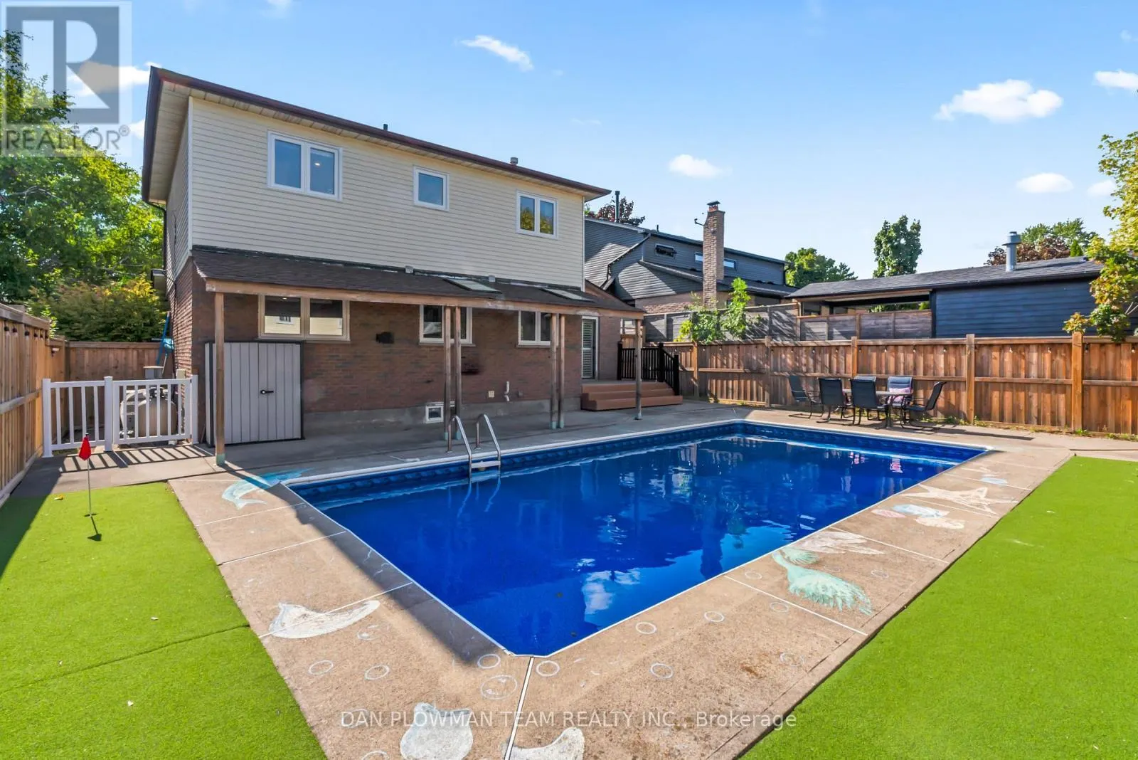 3 HAWKSTONE CRESCENT