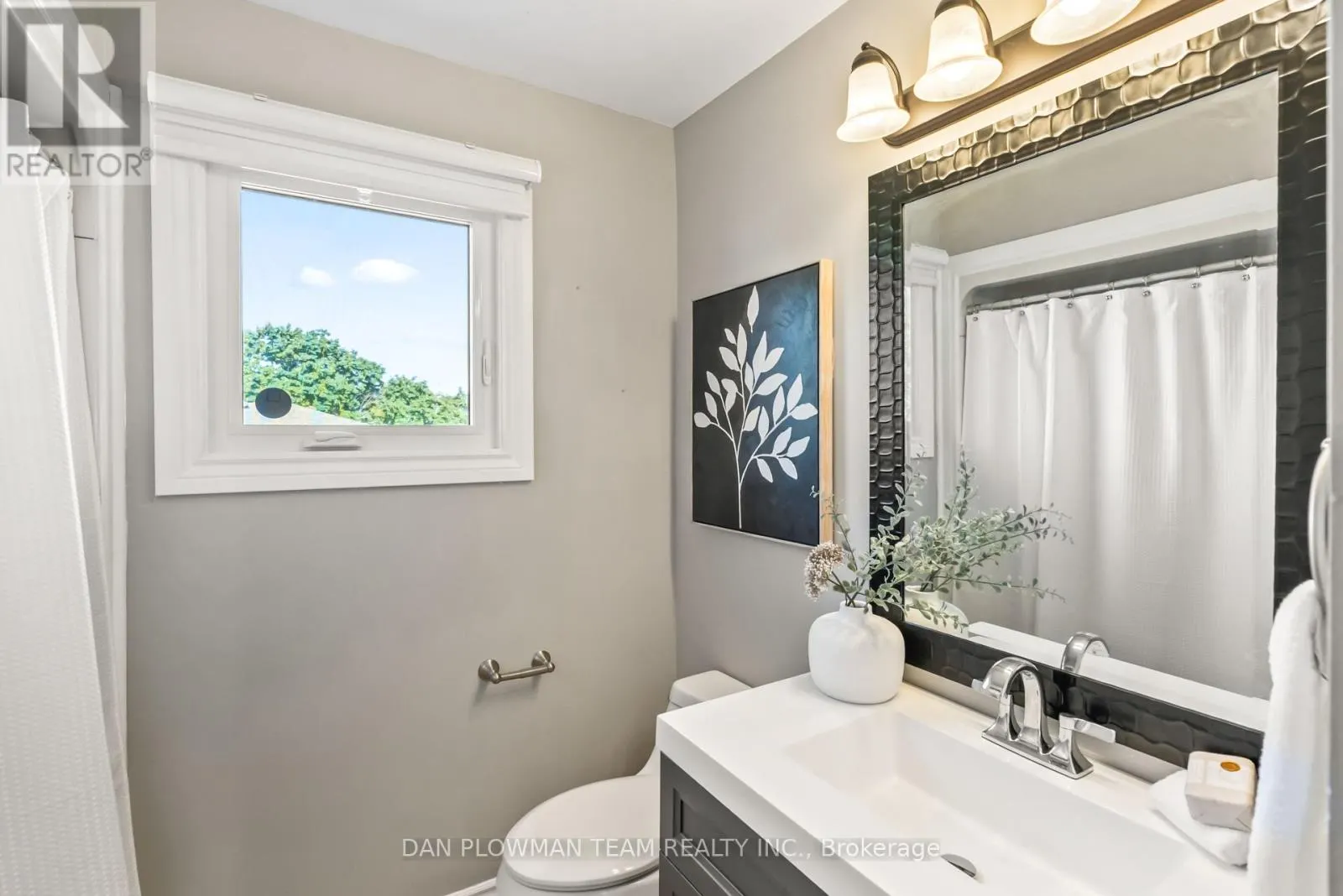 3 HAWKSTONE CRESCENT