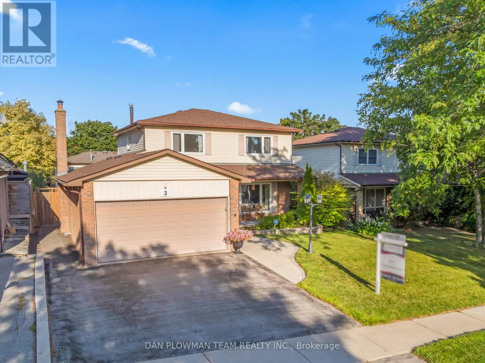 3 HAWKSTONE CRESCENT
