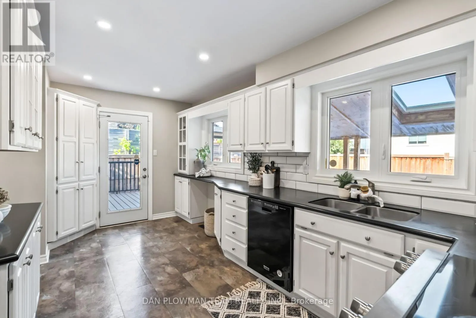 3 HAWKSTONE CRESCENT