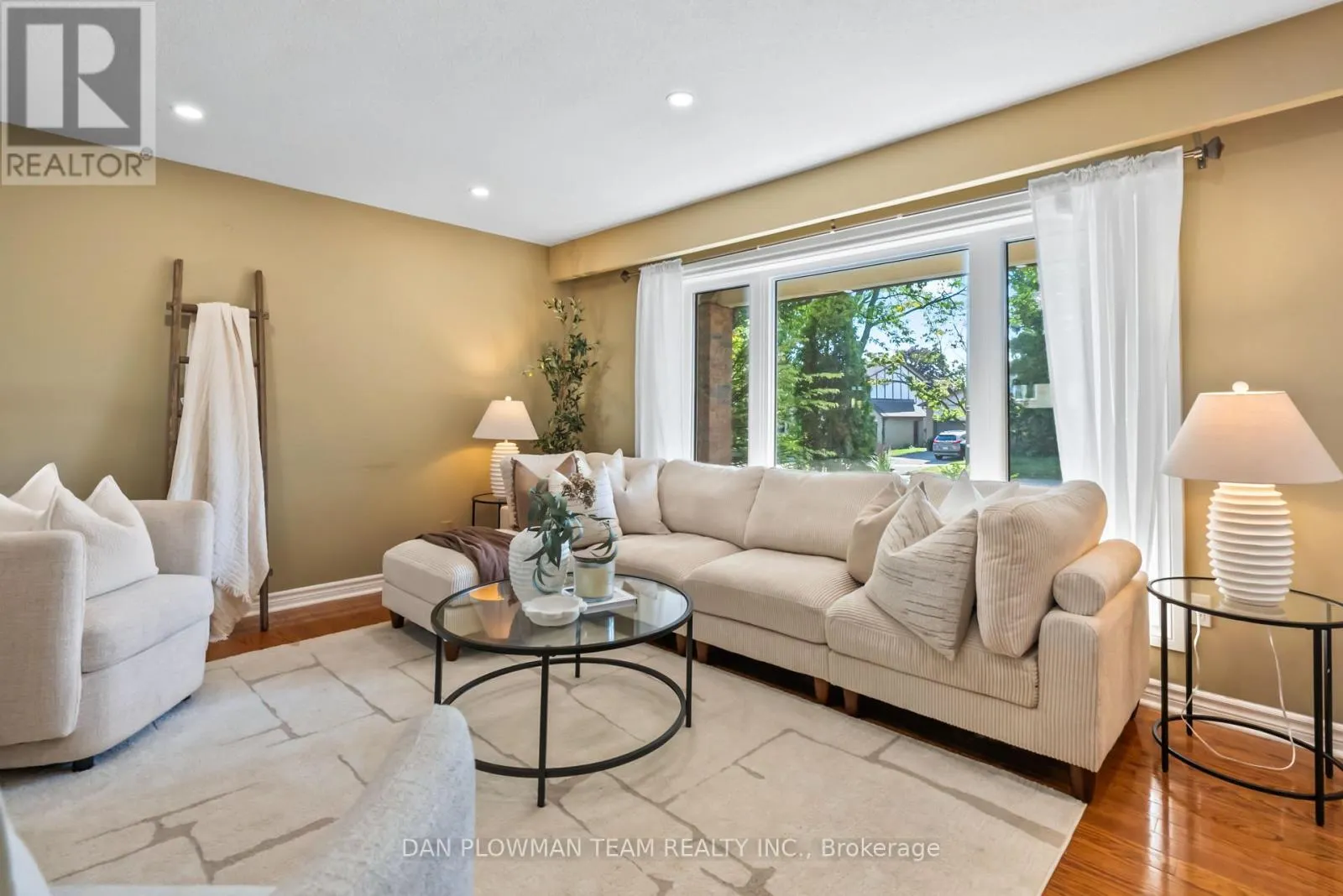 3 HAWKSTONE CRESCENT