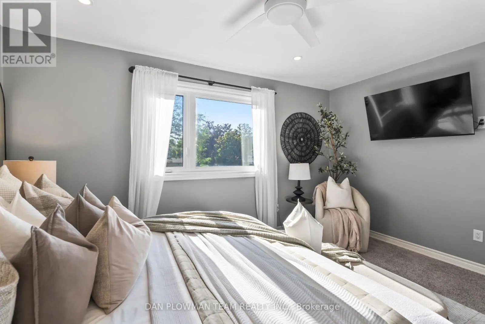3 HAWKSTONE CRESCENT