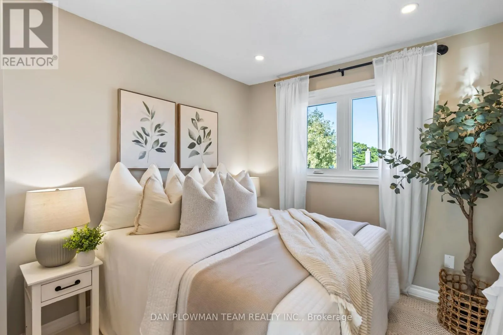 3 HAWKSTONE CRESCENT