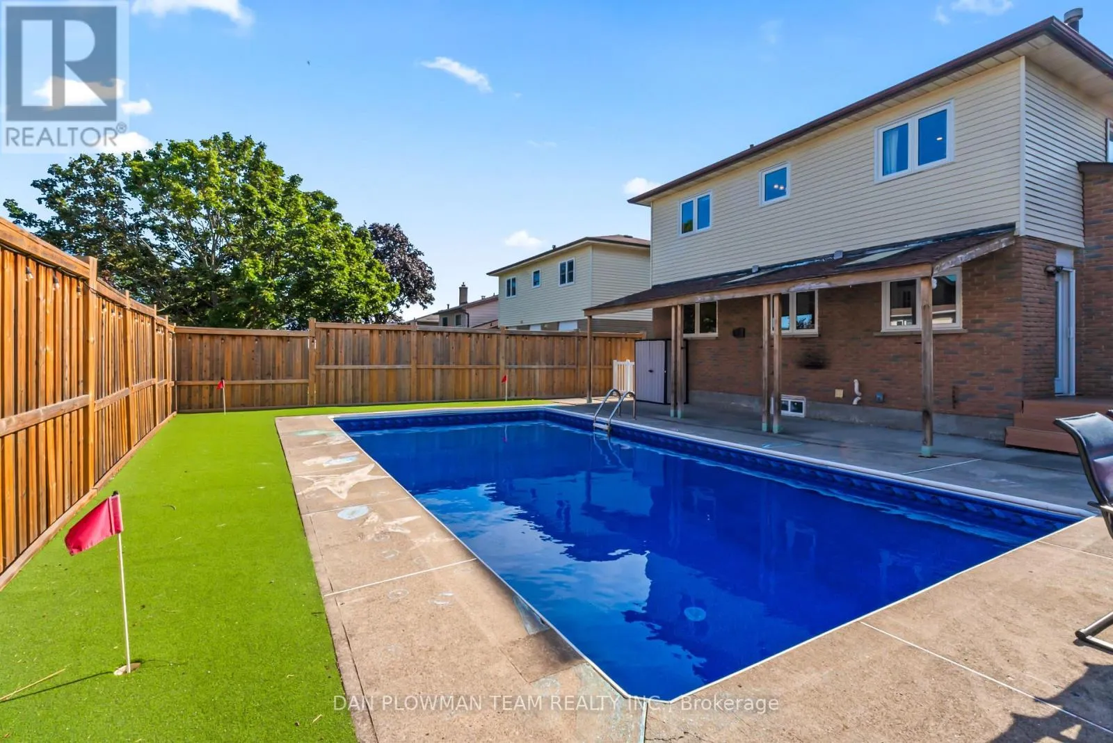 3 HAWKSTONE CRESCENT