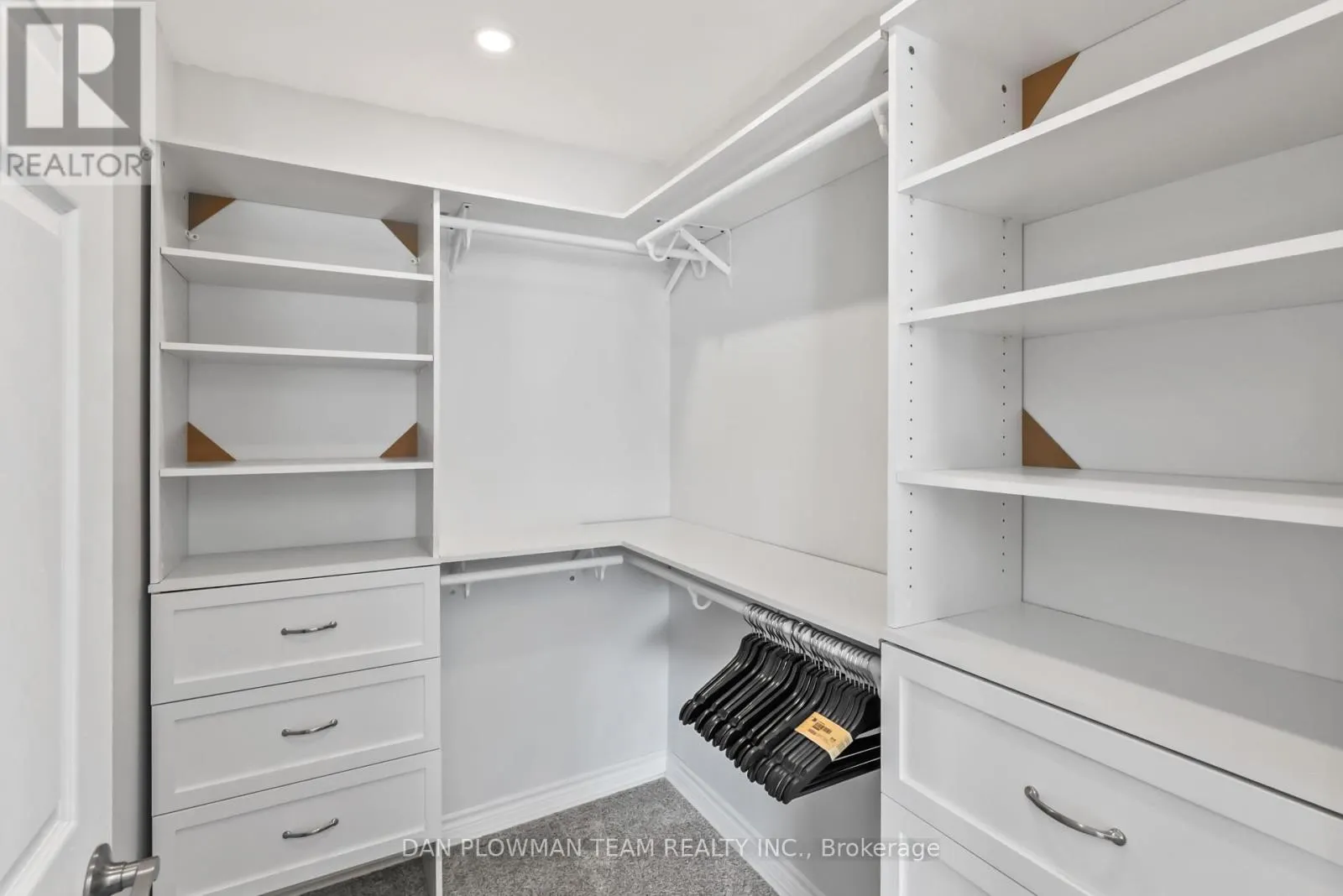3 HAWKSTONE CRESCENT