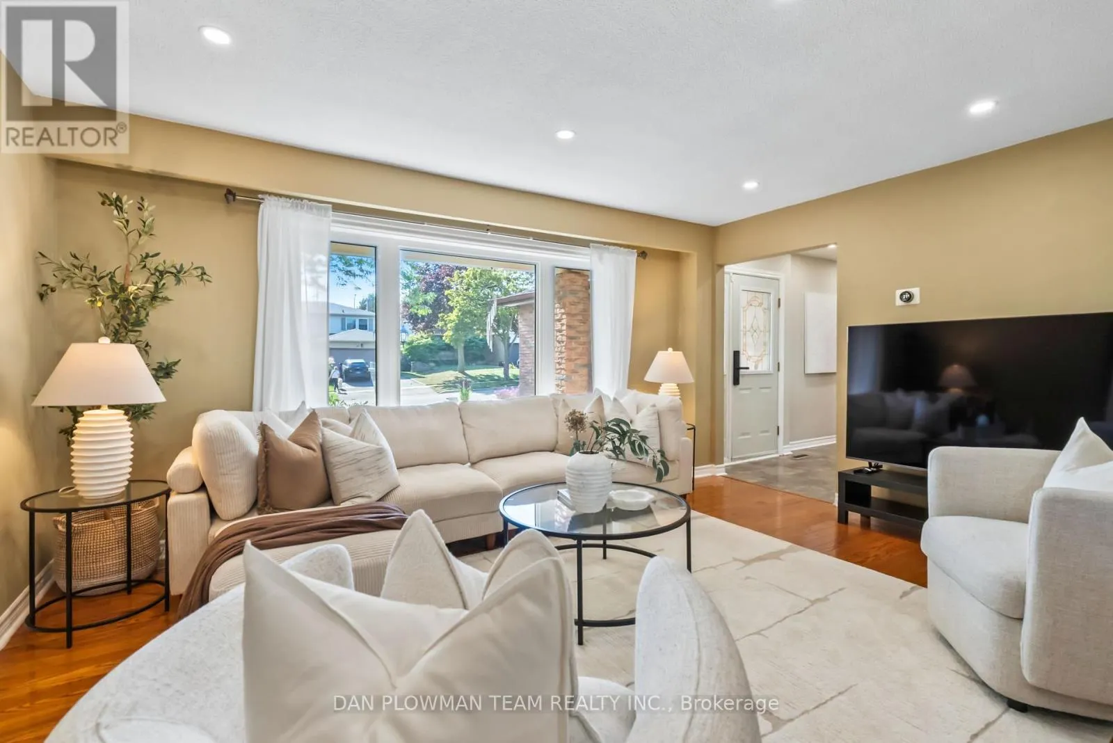 3 HAWKSTONE CRESCENT