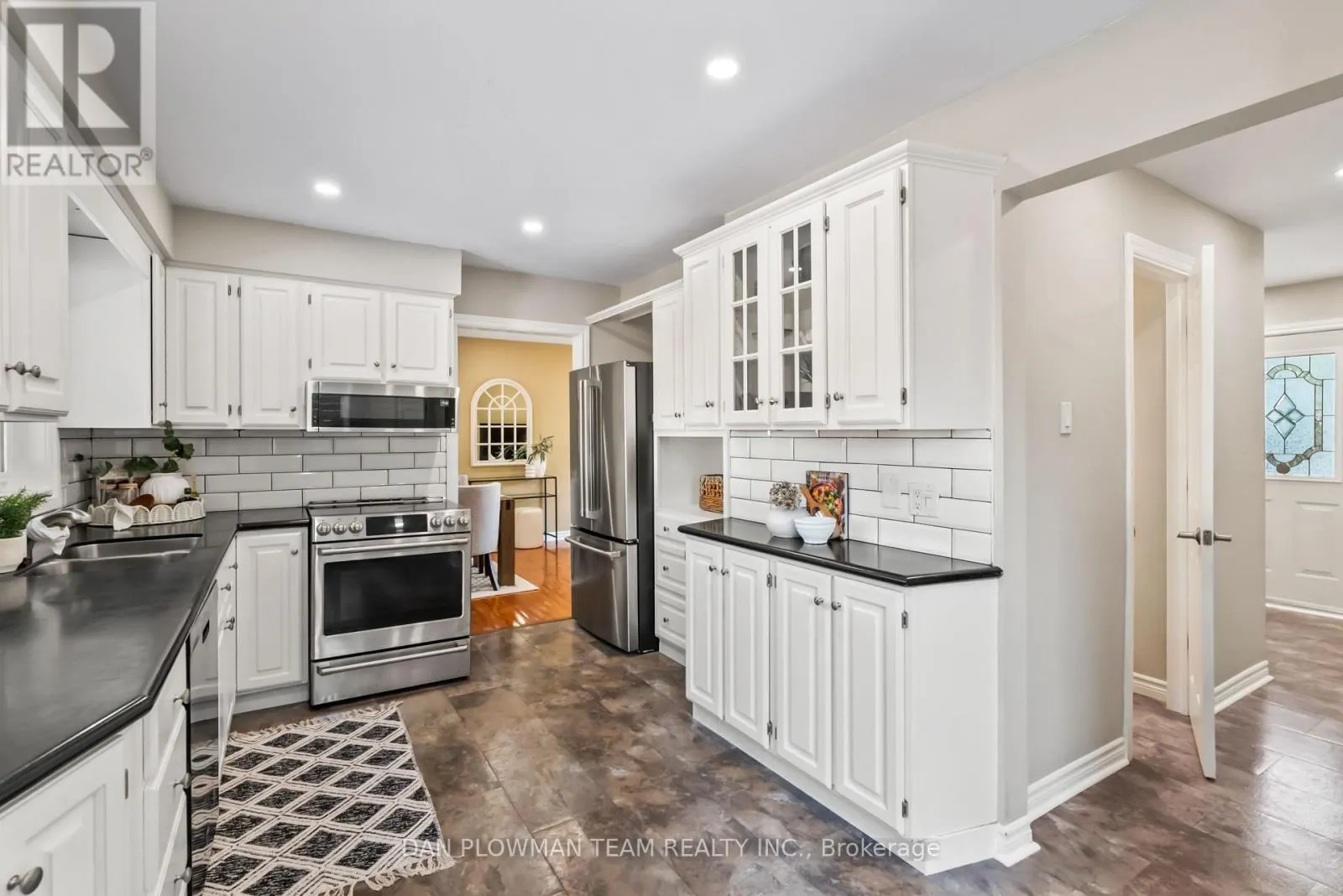 3 HAWKSTONE CRESCENT