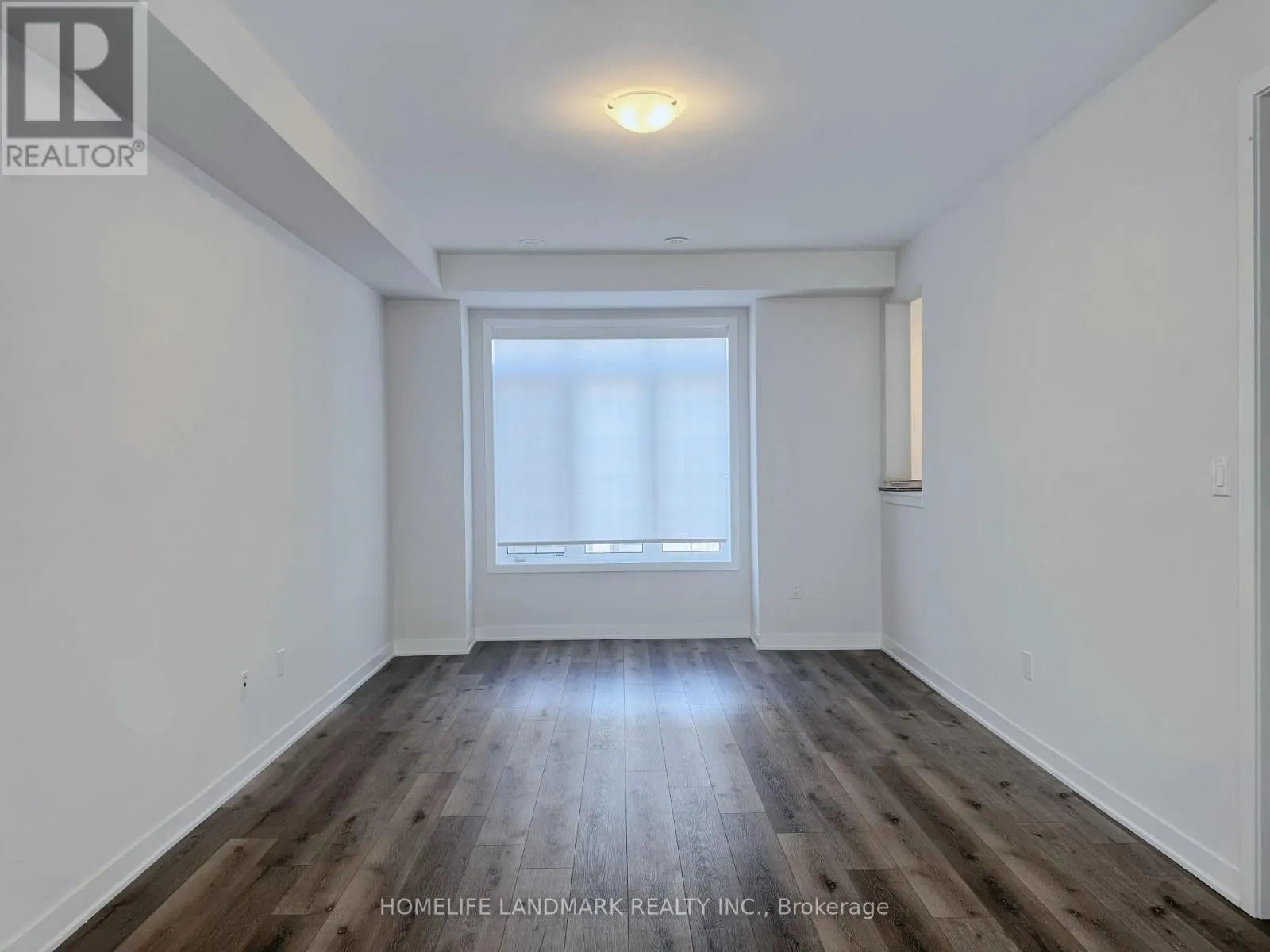 52 SELFRIDGE WAY