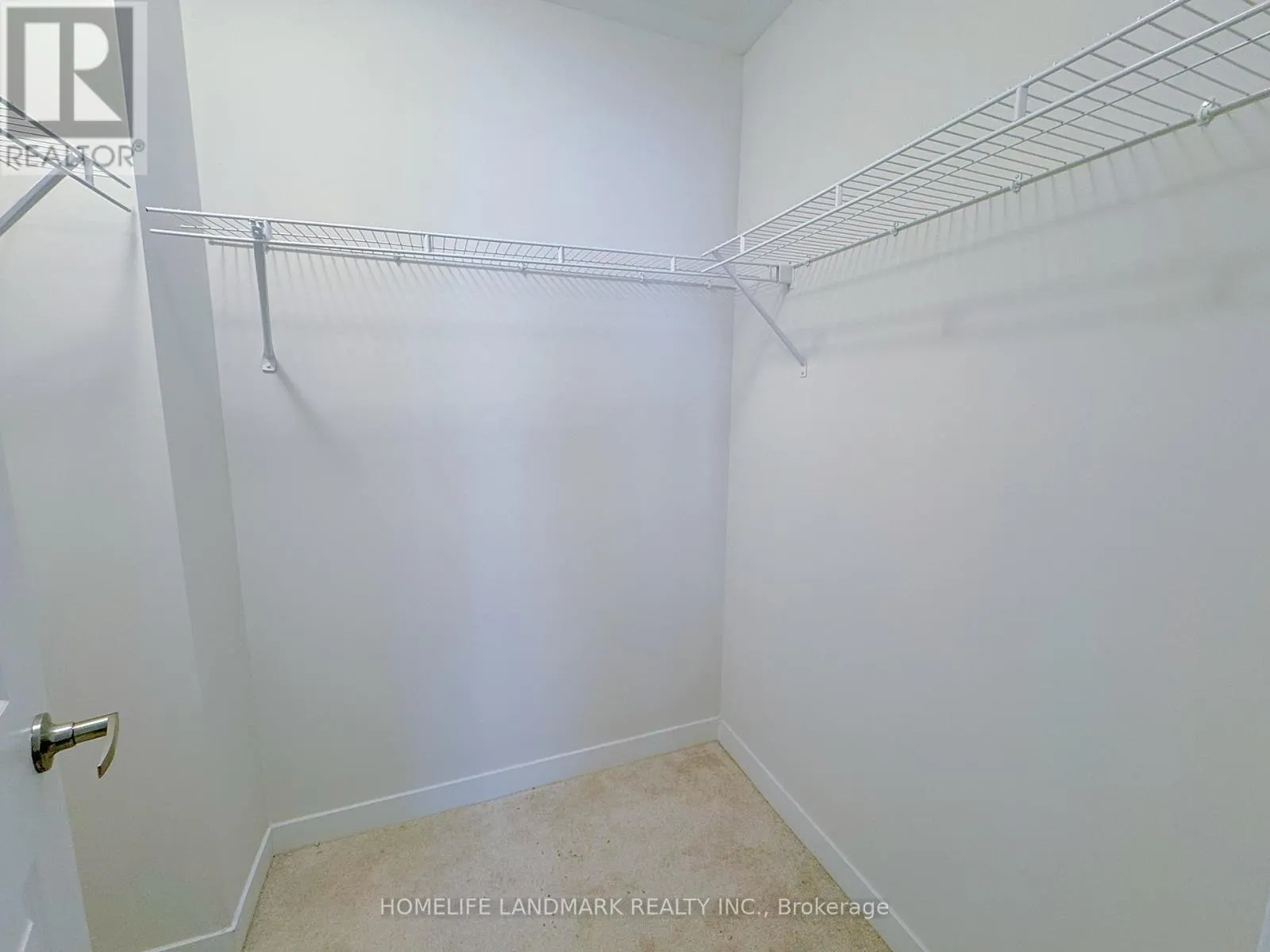 52 SELFRIDGE WAY
