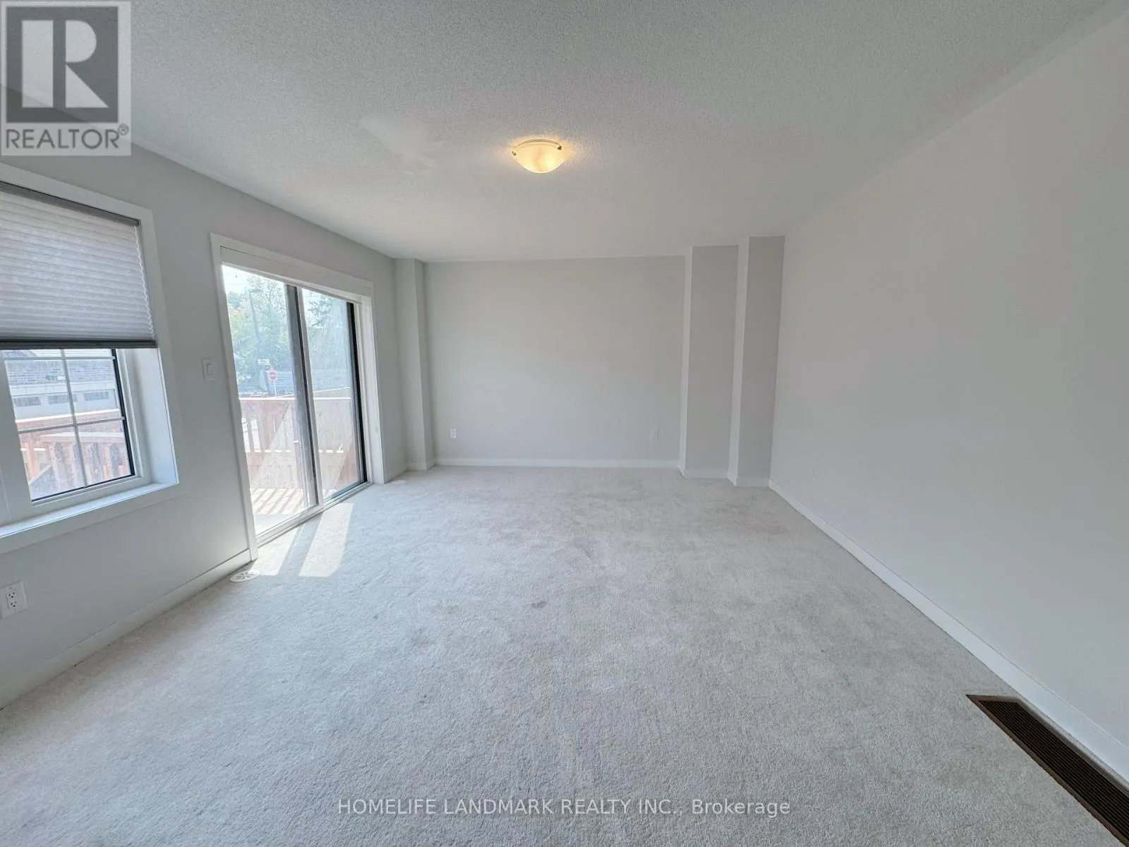 52 SELFRIDGE WAY