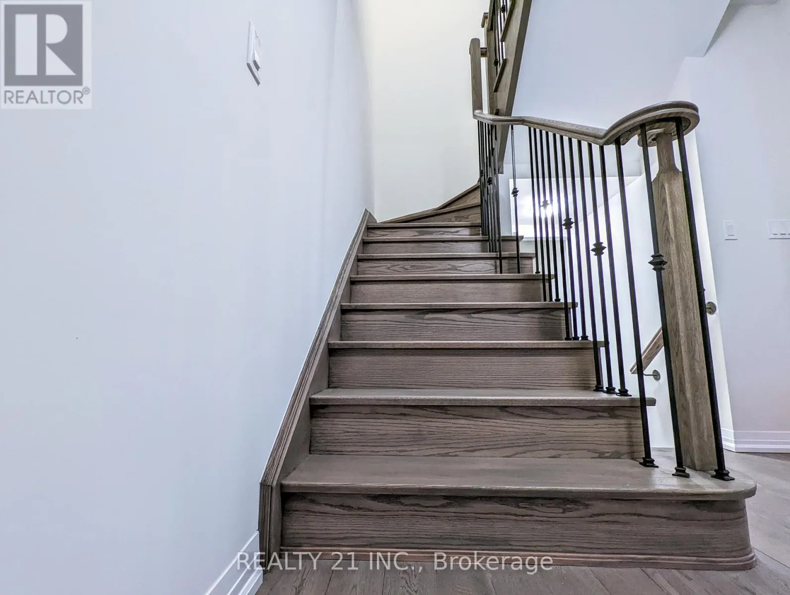 5 ARKSEY STREET