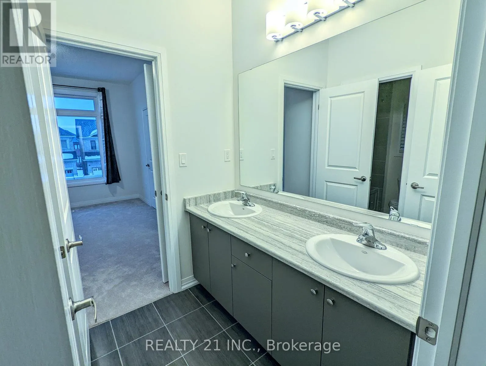 5 ARKSEY STREET