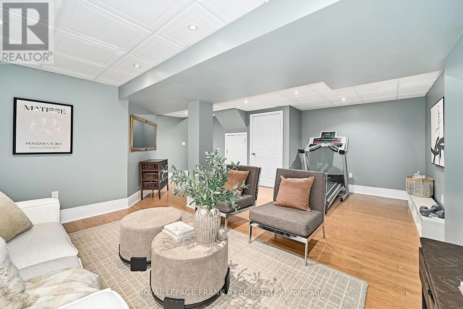 29 CARVETH CRESCENT