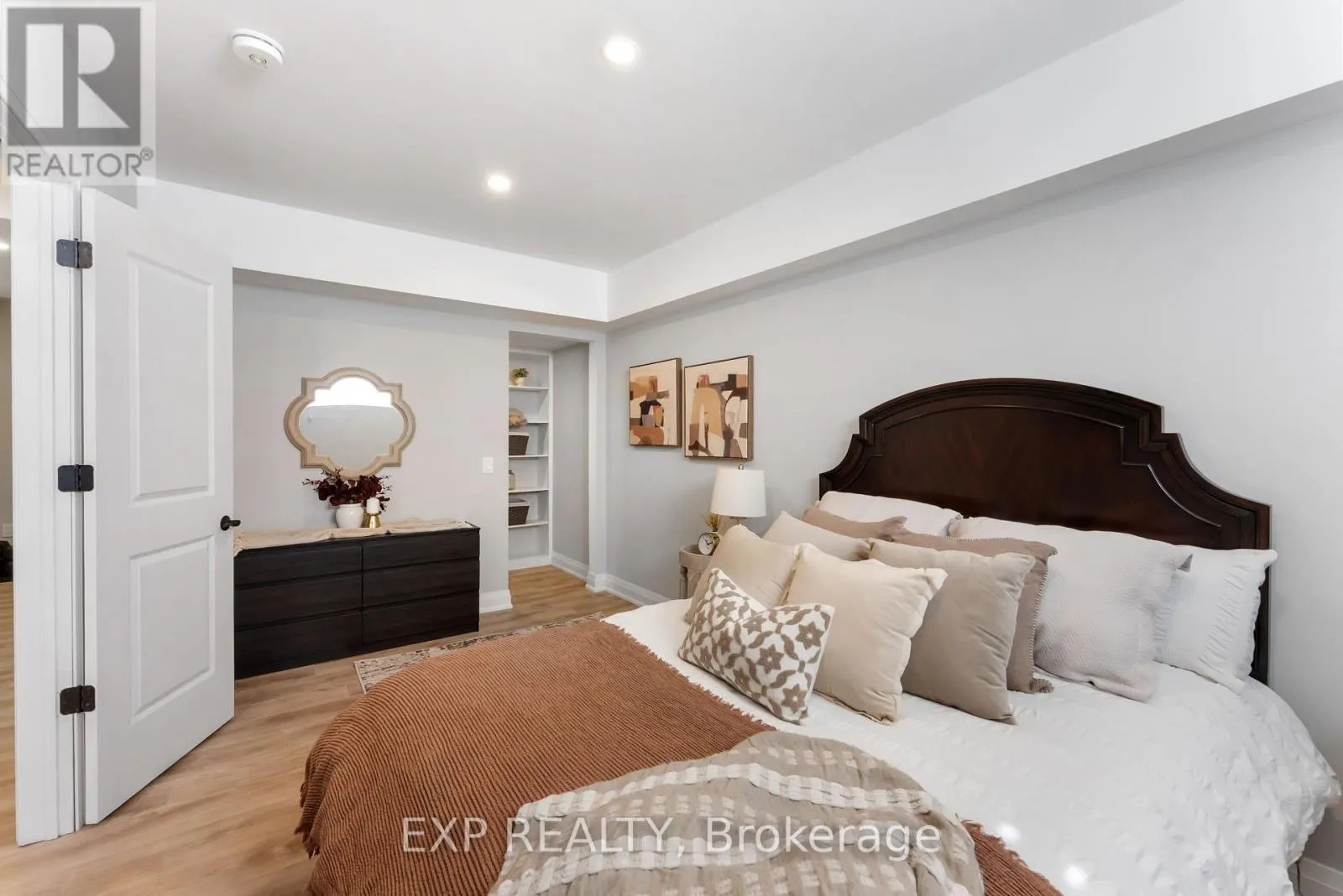 63 CHARLES TILLEY CRESCENT