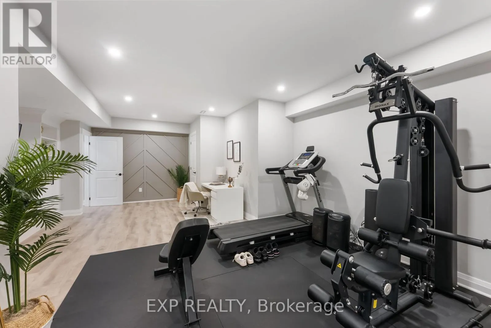 63 CHARLES TILLEY CRESCENT