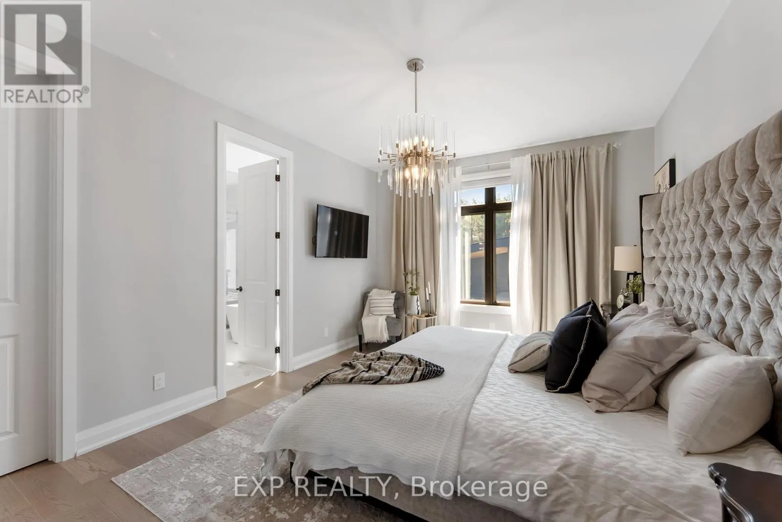 63 CHARLES TILLEY CRESCENT