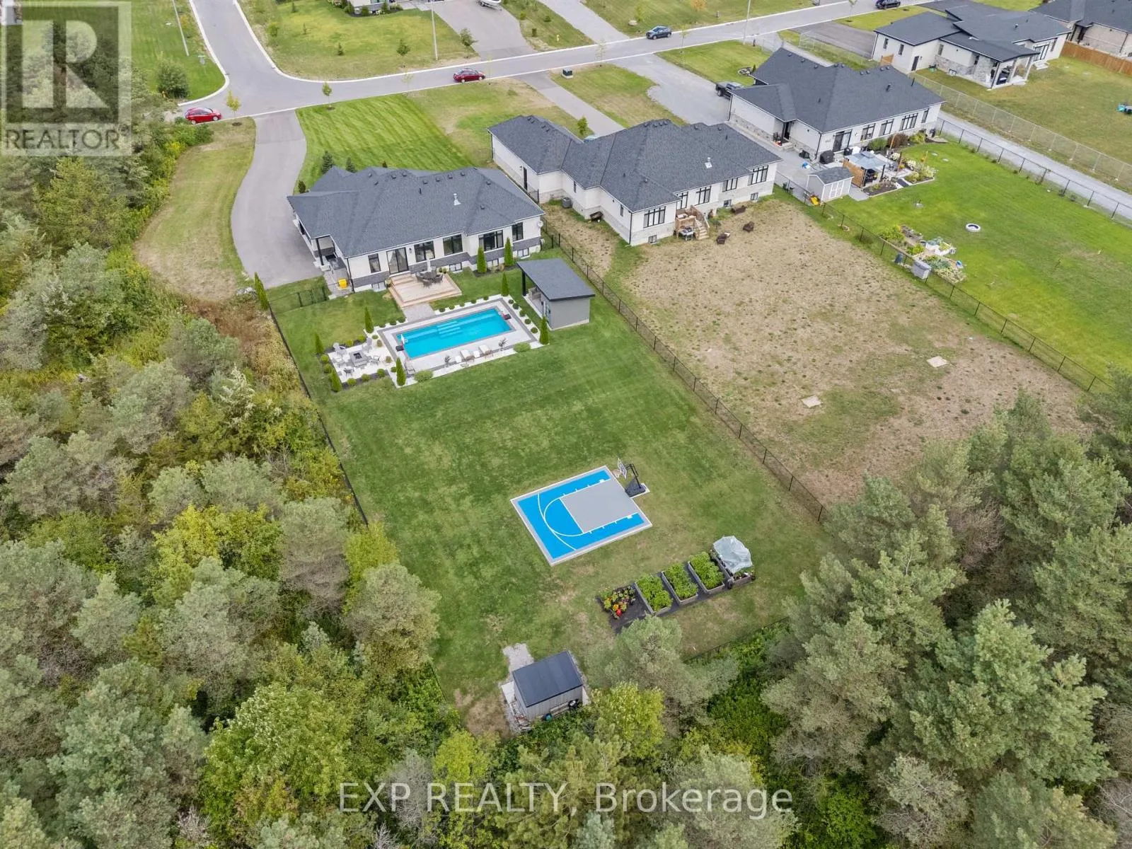 63 CHARLES TILLEY CRESCENT