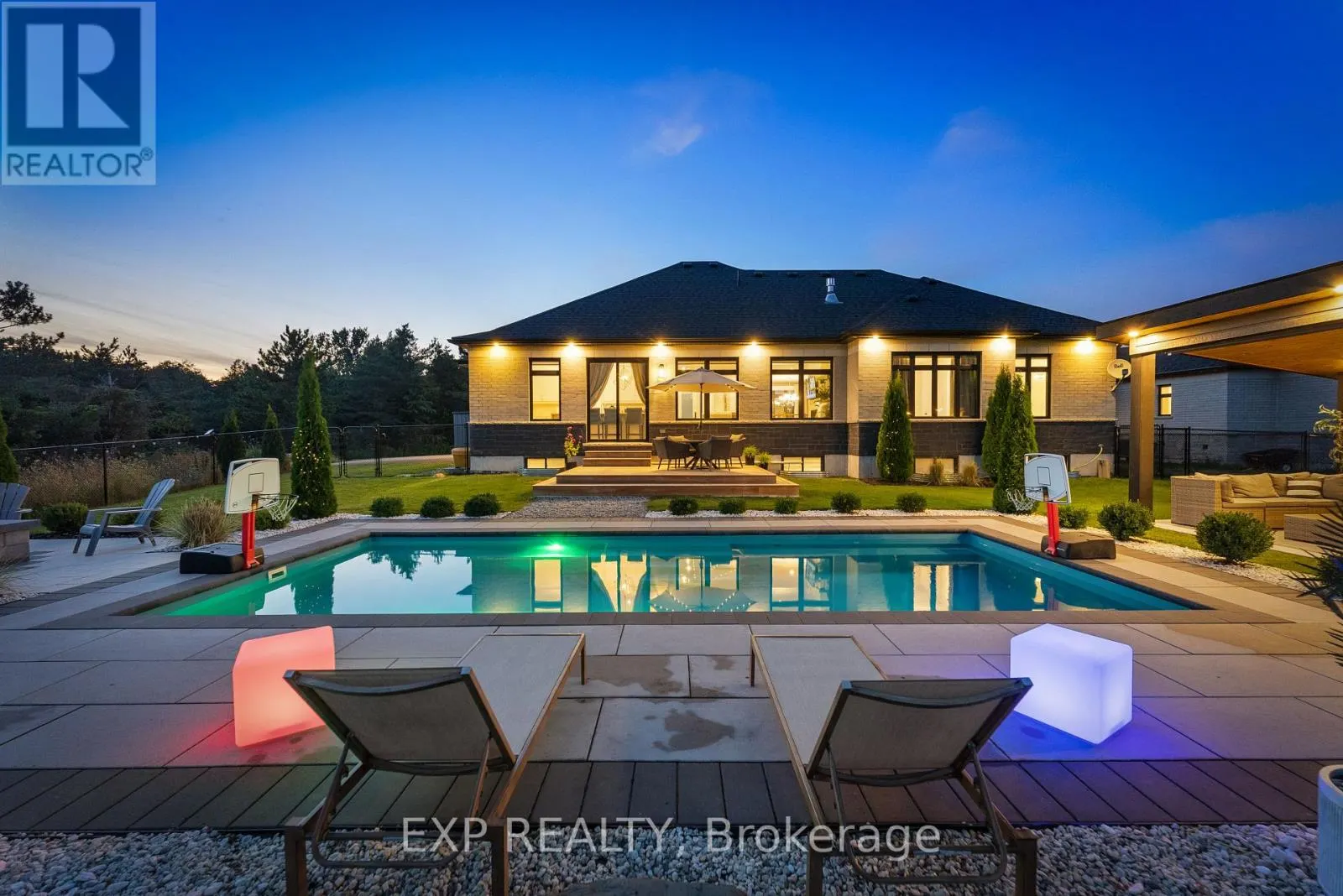 63 CHARLES TILLEY CRESCENT