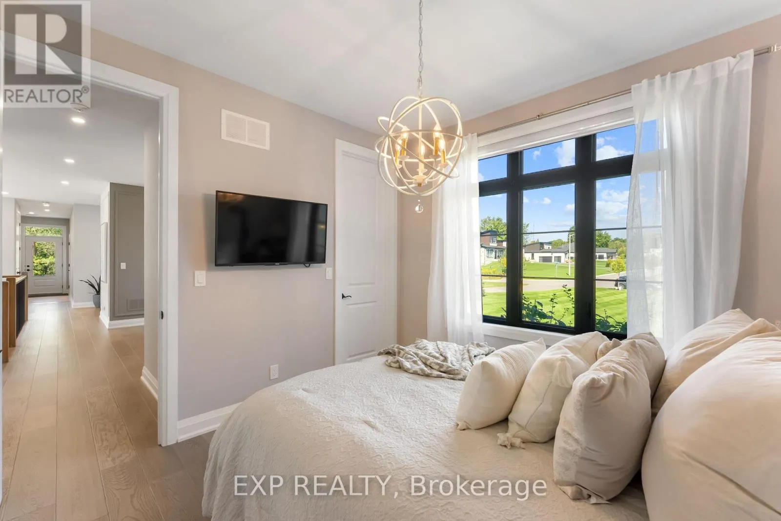 63 CHARLES TILLEY CRESCENT