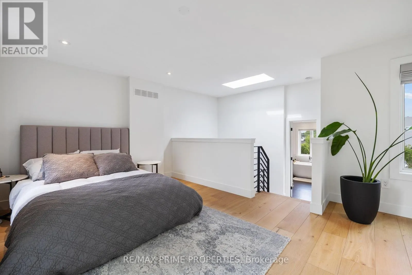 291 KINGSWOOD ROAD
