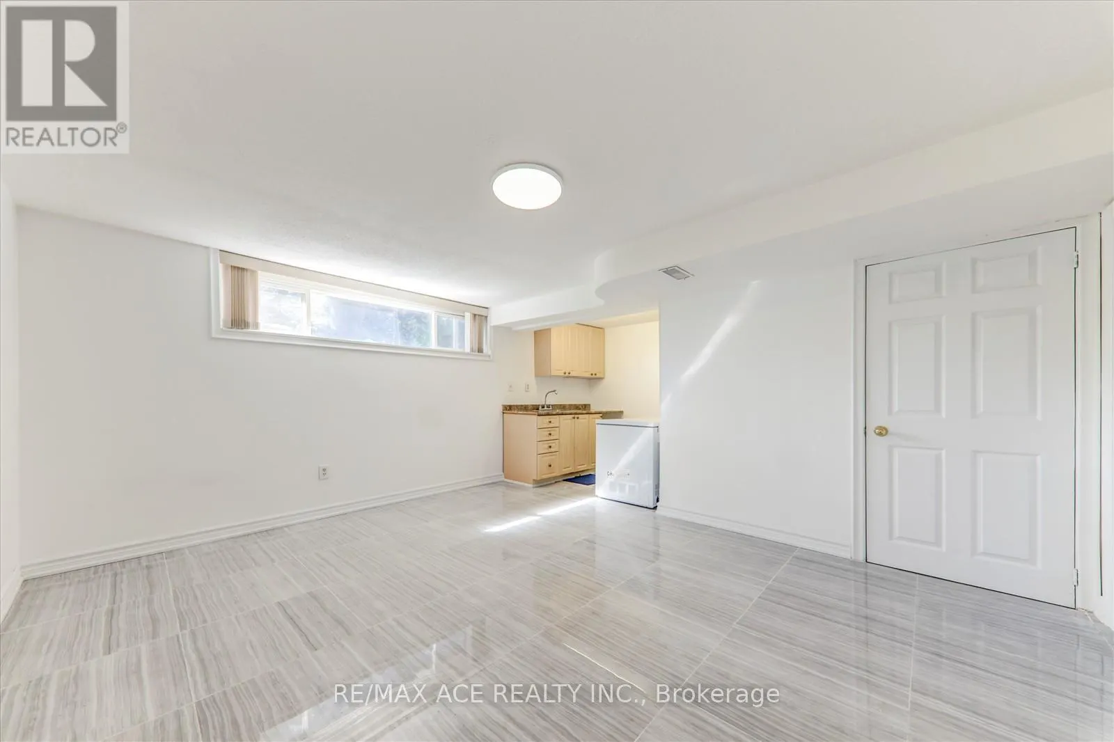 571 FAREWELL STREET